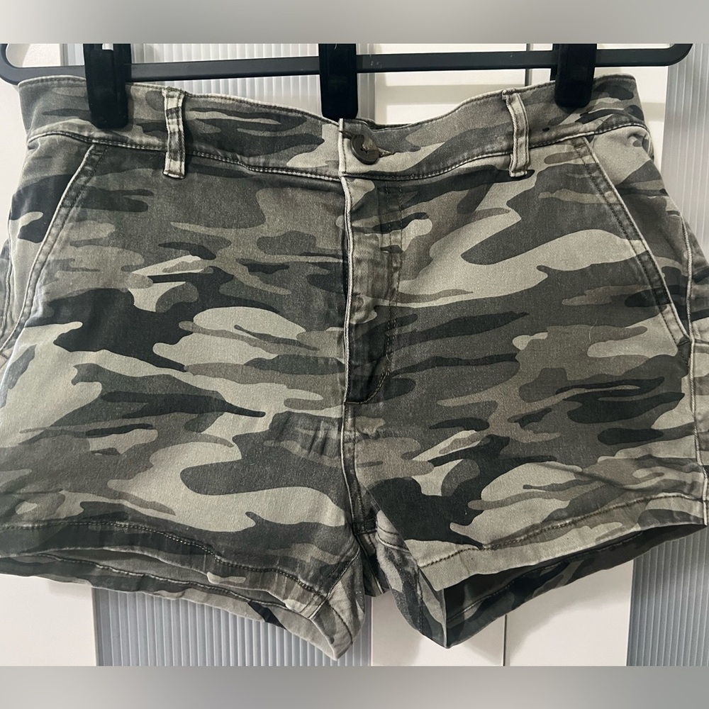 Express Camouflage Midi Shorts